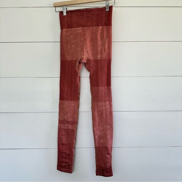 Nike City Women’s Small Ready Energy Knit Workout Leggings - Picture 2 of 6